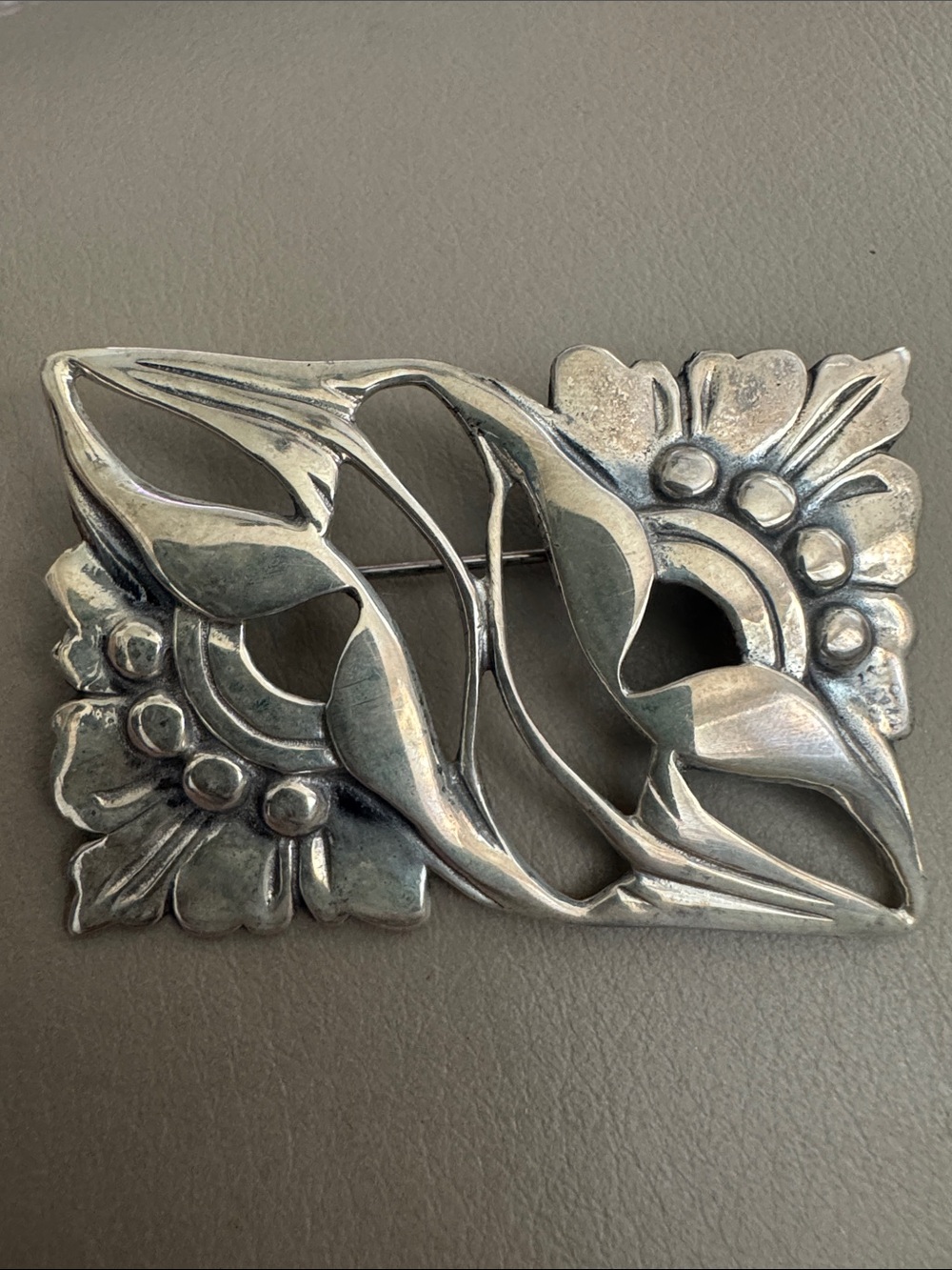 Vintage Art Nouveaux Sterling Silver Brooch